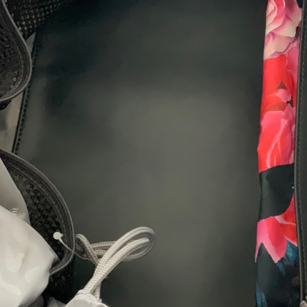 Lululemon Yoga On The Fly Duffel Bag - Picture 8 of 12